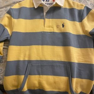 All branded clothing it’s new just bought yesterday it short for me